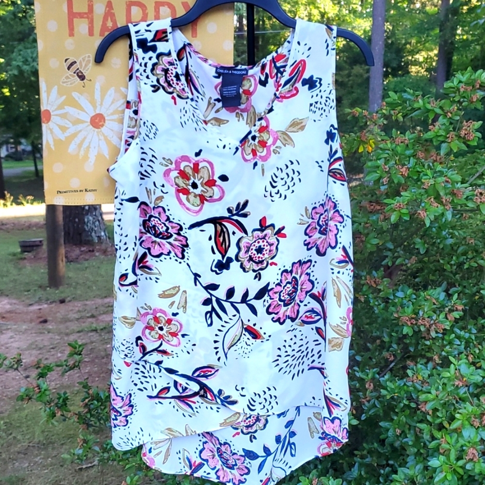 Chelsea & Theodore sleeveless blouse